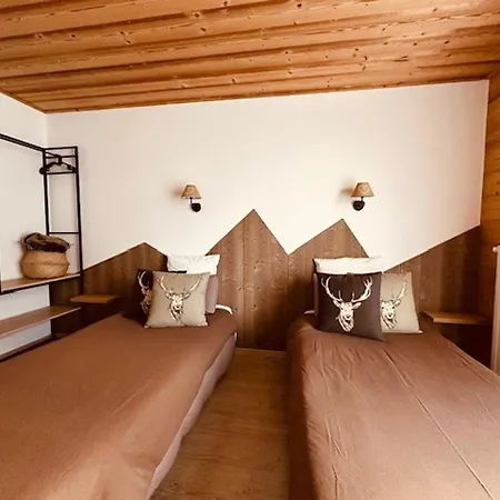 A 6 Chambres, 12 Pers. - Fr-1-676-3 *
