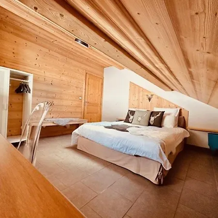 A 6 Chambres, 12 Pers. - Fr-1-676-3 *