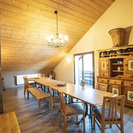 A 6 Chambres, 12 Pers. - Fr-1-676-3 *