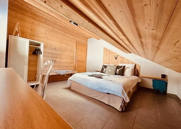 A 6 Chambres, 12 Pers. - Fr-1-676-3 *